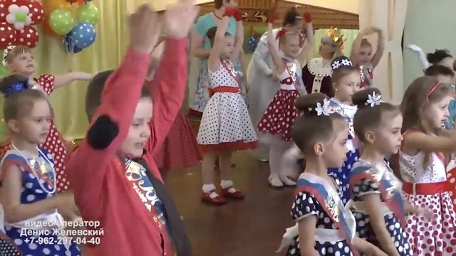 Детсадовские стиляги: яркий выпускной в стиле 50х-60х годов) смотреть онлайн