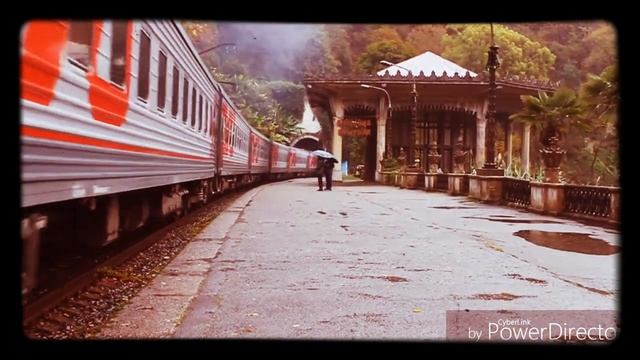 Прибытие поезда на станцию Псырцха Абхазия.