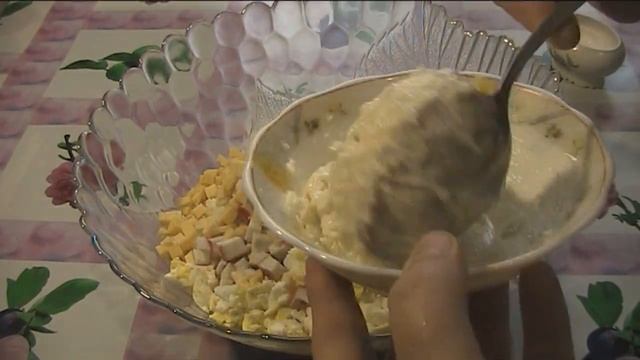 Салат з крабовими палочками та з буряком. Салат с крабовыми палочками, со свеклой. смотреть онлайн