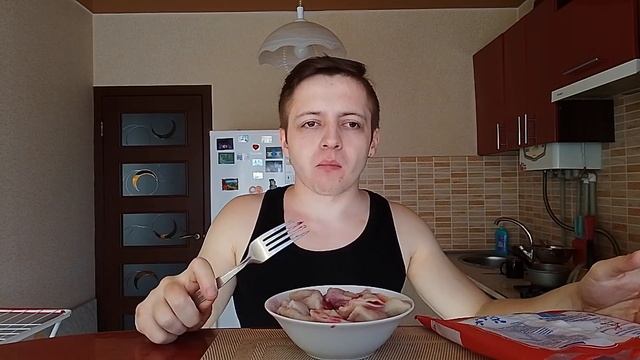 МУКБАНГ ВАРЕНИКИ С ВИШНЕЙ ГЕРКУЛЕС. ОБЖОР ВАРЕНИКИ С ВИШНЯМИ