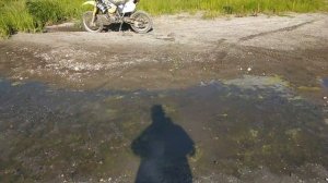 На Kawasaki KLX 250 по бездорожью.Отлично прокатился с другом!
