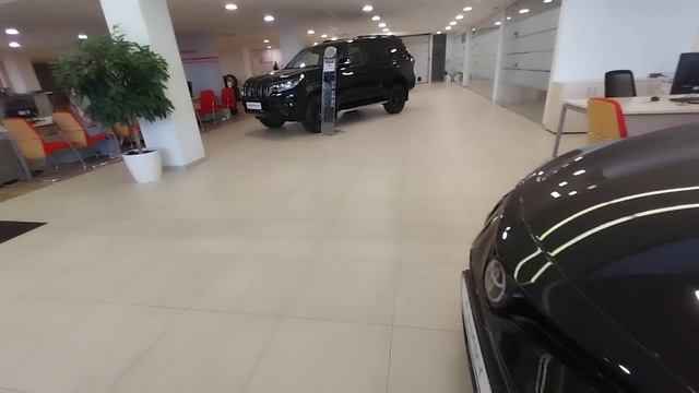 ТОЙОТА. Менеджер присел на уши ??? Что и по чем в салоне Toyota? смотреть онлайн
