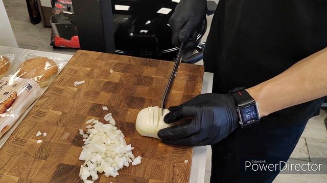 Чизбургер на газовом гриле Broil Master смотреть онлайн