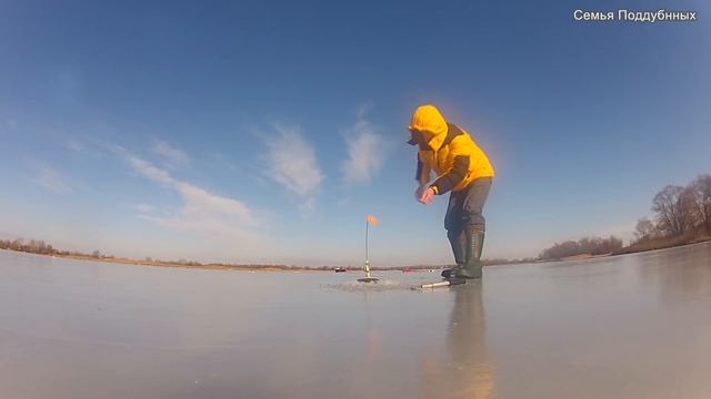 Рыбалка лещ Щука на жерлицы Pike Fishing Winterfischen Hecht Поддубные смотреть онлайн