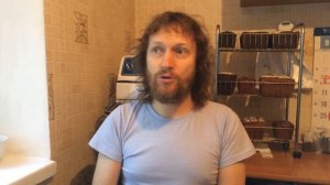 Почему ржаной хлеб на закваске кажется сырым и липнет к ножу?