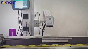 Как печатать длинный текст на серой ПВХ трубе с помощью лазерного принтера CYCJET Волоконно-оптическ