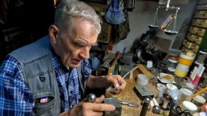 Рихтовка антикварной серебряной ложки. В гостях у Петровича.