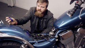 Suzuki Intruder VS1400: Remove Seat and Tank - Tear Down Part 1