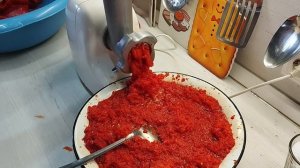 Квашенная аджика. Хранится в погребе или в холодильнике.