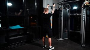 Y Сгибание плеча с канатом в кроссовере