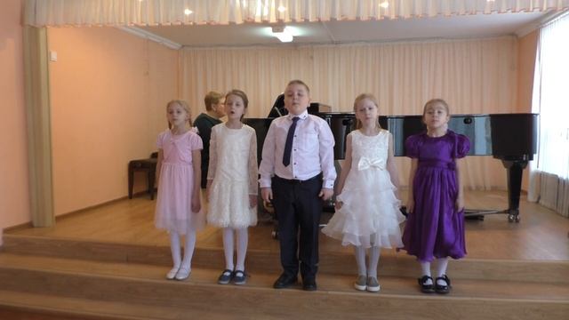 Вок.ансамбль младших классов ДМШ г.Салават, муз.М.Фельцмана "Пошли гулять ботинки"