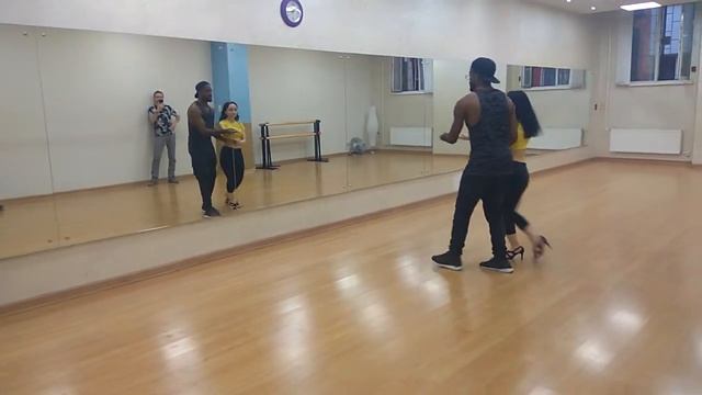 Урок сальсы от Адониса (Adonis Baez + Анастасия) 24.06.2019 смотреть онлайн