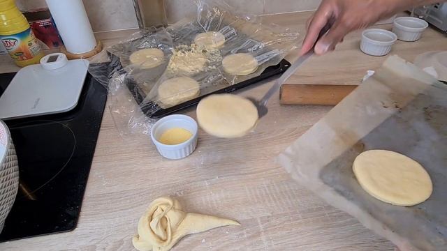 Nouvelle recette de pain moelleux a la semoule cuit a la poêle #pain #semoule #recette смотреть онлайн