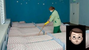 Шок это произошло. В России в детском саду детей приматывают скотчем к мебели.