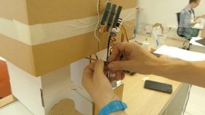 Собираем большого робота из картонных коробок, линеек и сервоприводов. Проекты 2.0