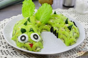 Симпатичный гость праздничного стола.
САЛАТ "ДРАКОН" С КУРИЦЕЙ