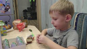 Распаковка Kinder Сюрприз животные