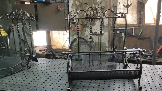 Кованые каминные наборы в подарок.