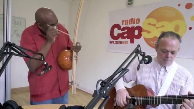 PARANAUE (chant de la capoeira) par Célio Mattos et Edmundo Carneiro RADIO CAPSAO смотреть онлайн