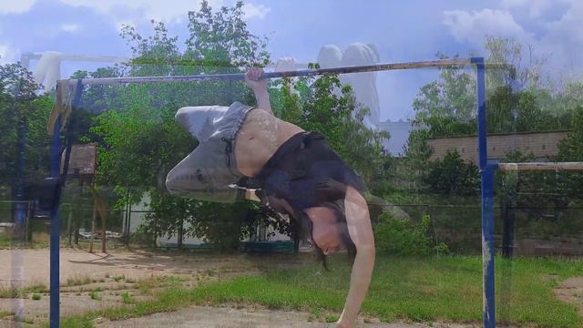 ШОК!!! Потный тощий чел делает странные трюки на турнике. ЧТО С НИМ?? #SeASHA #barra_a_barra_konch смотреть онлайн