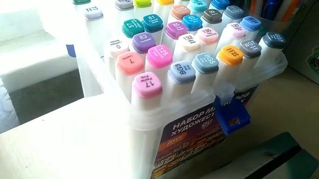 делаем бумажную косметику(маску).Это  моё первое видео поставь лайк и подпишись! (если не трудно)