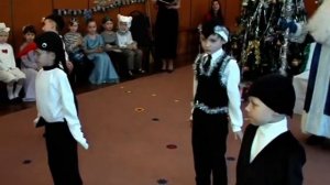 Садик, танец пингвинов :)