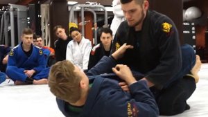 Иван Попов (Ivan Popov) - flying triangle (техника "летающего треугольника")