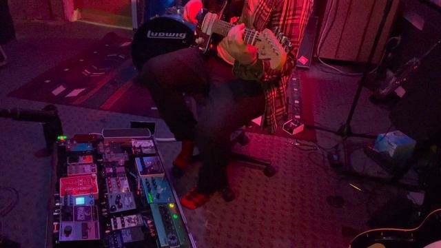 I Built a Custom Baritone Guitar For Under $1000 смотреть онлайн