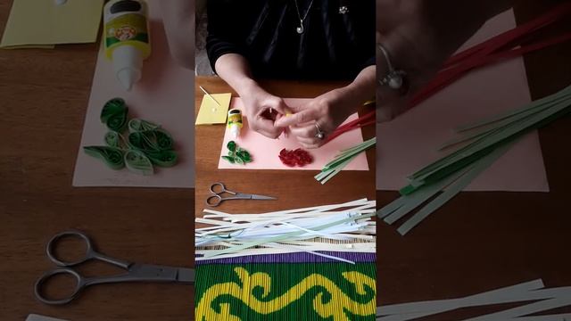 Урок для 6 кл. Работа с цветной бумагой. Открытка в технике квиллинг. смотреть онлайн