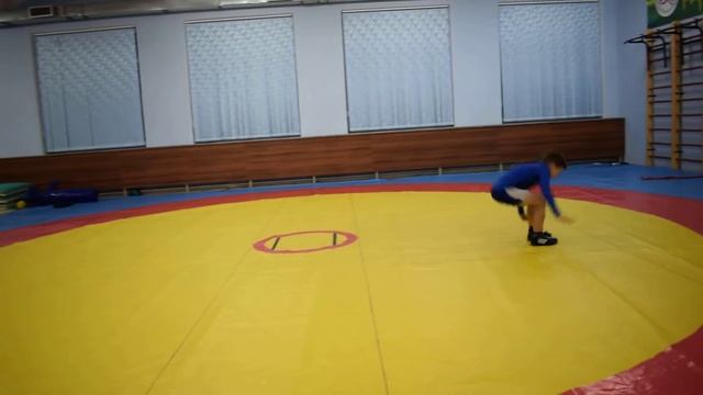 Прыжки вперёд толчком двух ног смотреть онлайн