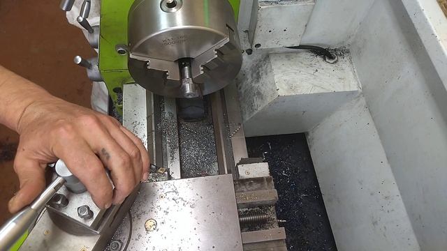 Токарный станок CJM 280. Штуцер автомобиля КАМАЗ. смотреть онлайн