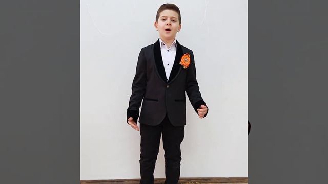 "Эх, дороги..." музыка А. Новикова , слова Л. Ошанина исполняет Рудик Оганян смотреть онлайн