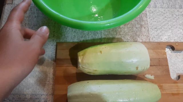 04.07.2022 Готовлю завтрак и обед// Кабачки с помидорами смотреть онлайн