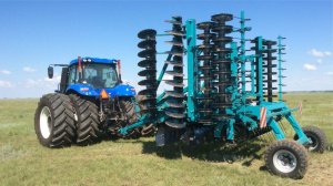 Работа тяжелого дискогого лущильщика МАСТЕР М-8000