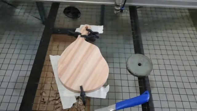 Доски из масива с эксклюзивной гравировкой. смотреть онлайн