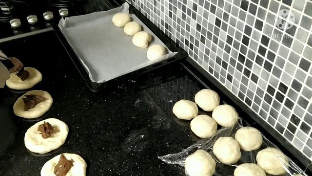 arkadaşlar bugün sizlere ısrarla tavsiye edeceğim puf çikolatalı poğaça tarifi ile geldim💯☕🙋