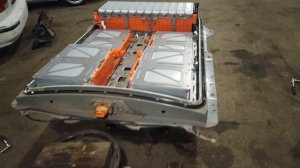 Nissan Leaf AZE0-30 кВт перепаковываем в ZE0