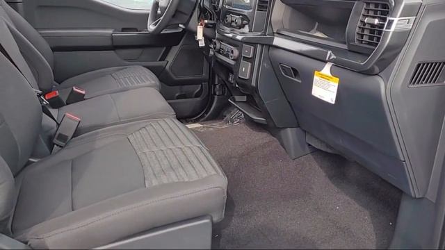 2023 Ford F-150 XL Super Cab смотреть онлайн