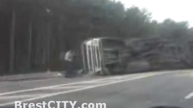 BRESTCITY.COM: Возле Задворцев в Бресте перевенулась фура смотреть онлайн