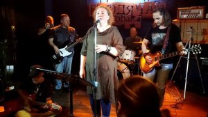 Женщина с Бородой  -  Река