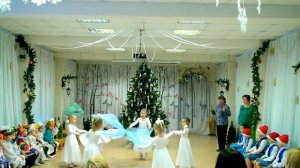 Детский новогодний танец "Снежинки" (Кружево)