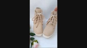 Вязаные ботинки. Вязаная обувь крючком. Вязаные сапожки. Обувь на подошве. Вязаная обувь. Обувь.