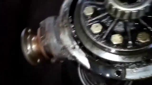 Перемололо задний мост на Уазе, собираю выхлопную на газон смотреть онлайн