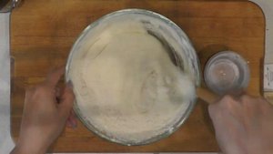 Шарлотка из зеленой гречки с абрикосами