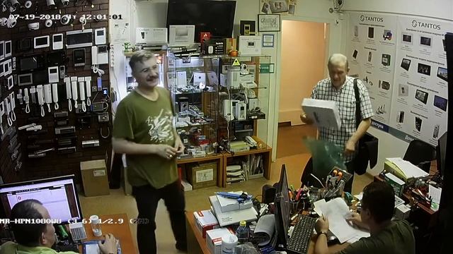 AHD камера 2MП матрица 1/2,7 смотреть онлайн