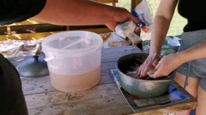 Лещ горячего копчения. Как коптить рыбу. Коптильня с водяным затвором.