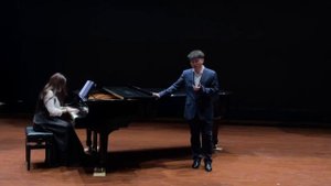 4. 《когда весенние цветы осенняя луна》 Ван Лонг