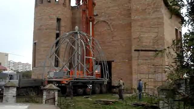 Монтаж купола церкви, Львів, 16.09.10, Ч.1 смотреть онлайн
