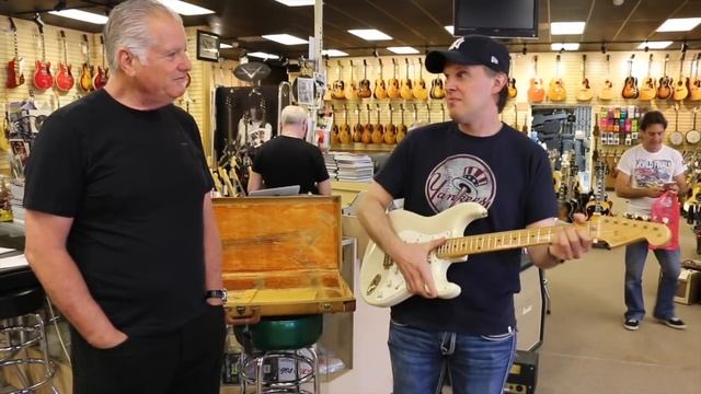 Joe Bonamassa with his 1958 Fender Mary Kay Stratocaster смотреть онлайн