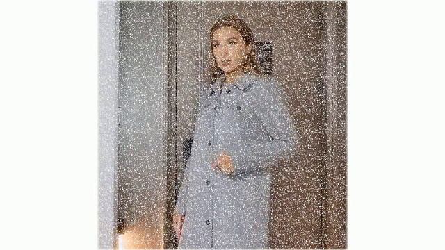 Простое женское шерстяное пальто